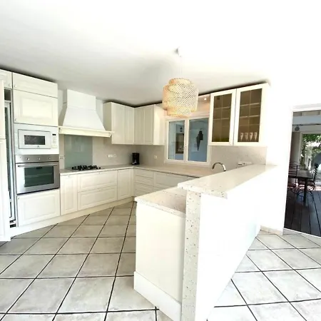 Maison Biarritz, 6 Pieces, 8 Personnes - Fr-1-621-1 Villa
